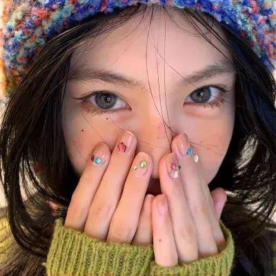 蒙面纱的男子
